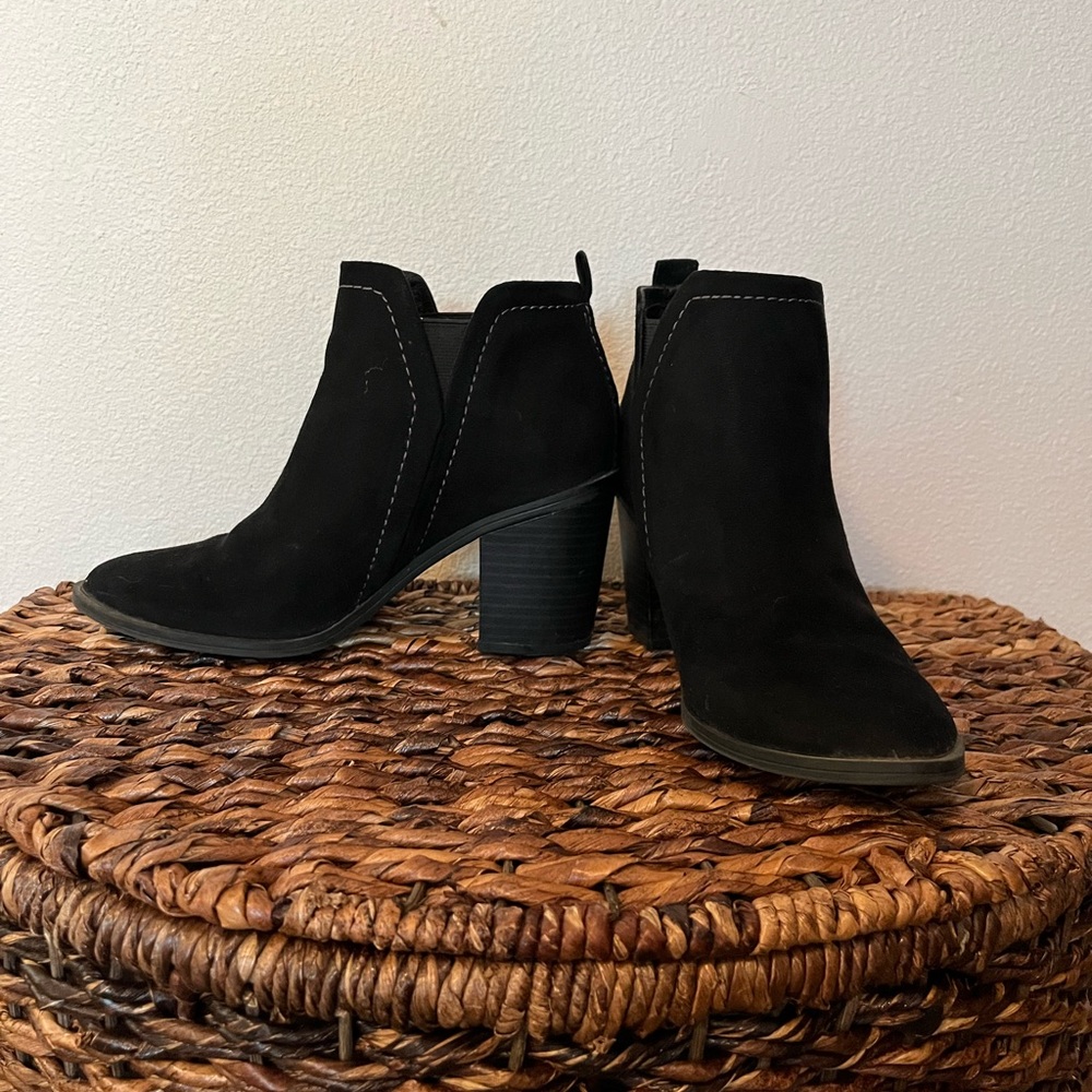 High heel boots. Size 7.❤️